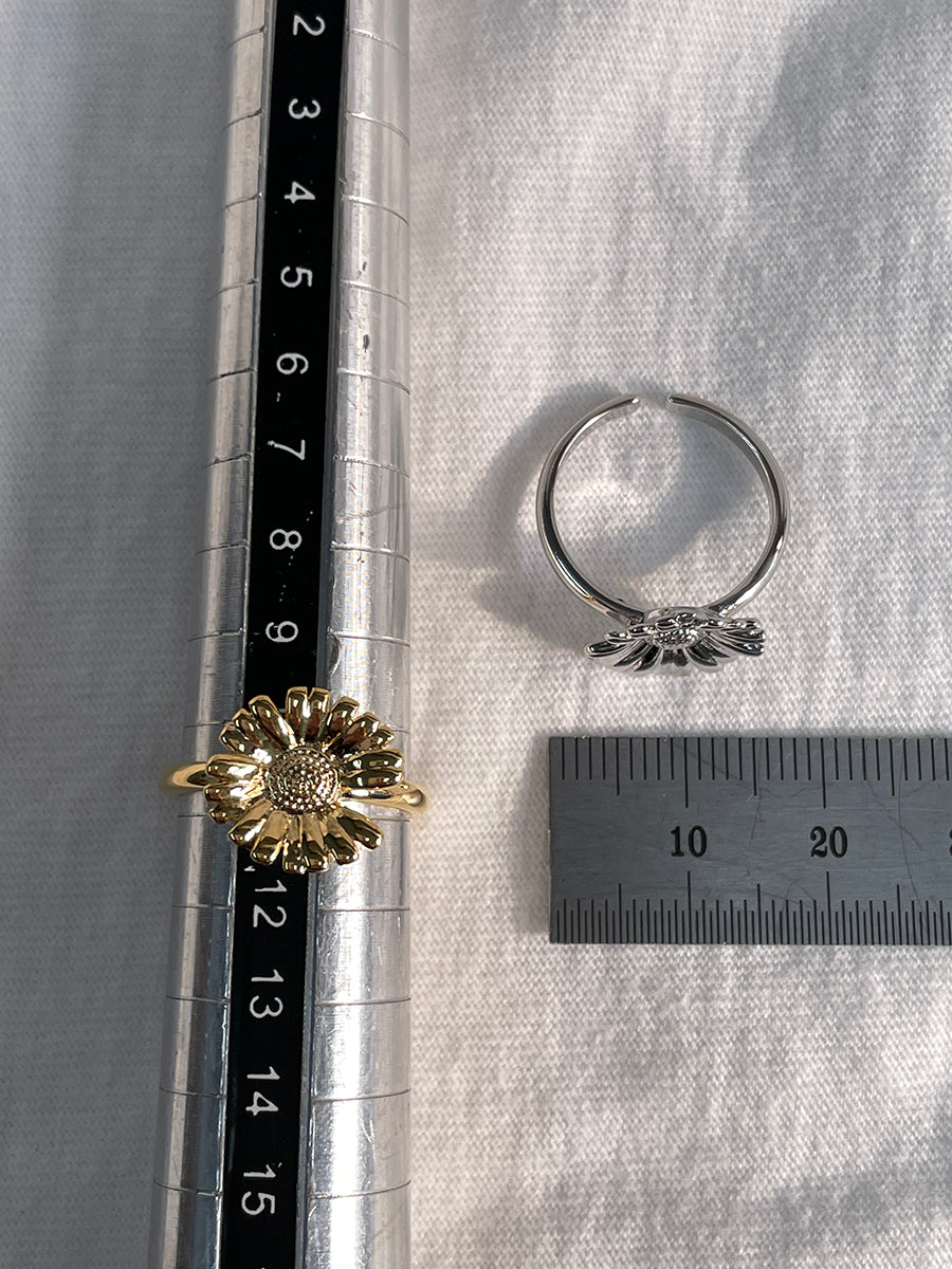 Gold and Silver Plated Daisy Flower Rings with Cubic Center