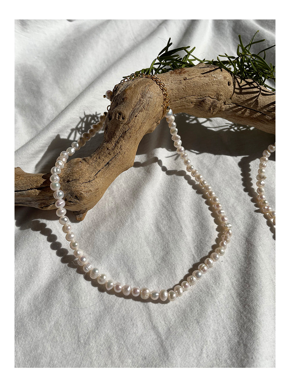 Classic Pearl Beaded Necklace with Gold Accents